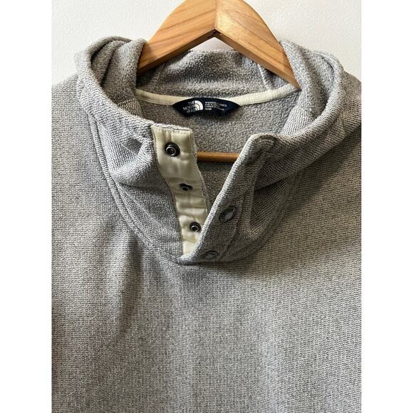 North Face gray pullover jacket women's size medium - Picture 2 of 6